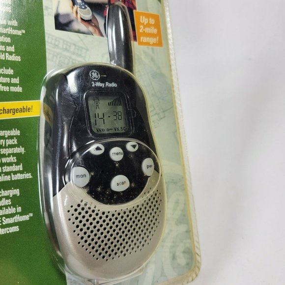 GE Handheld 2-Way Radio Wireless 2-Mile 14 FRS Channel Smart Home Solutions - Picture 3 of 5